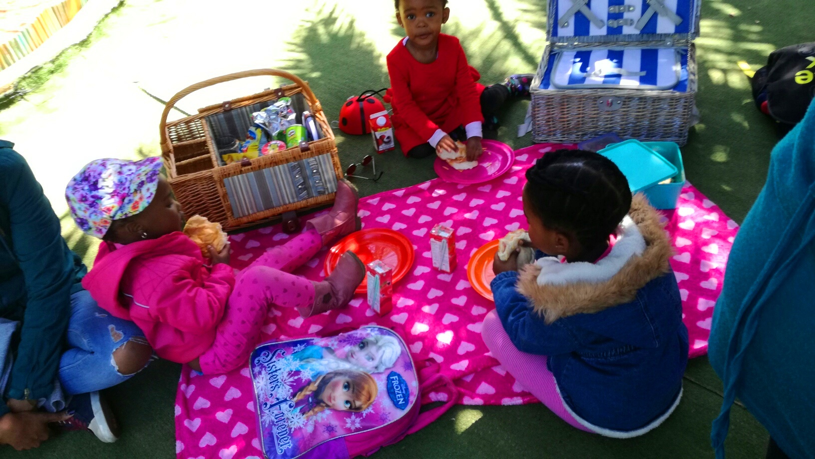 Party Time (4) Party Time (4)